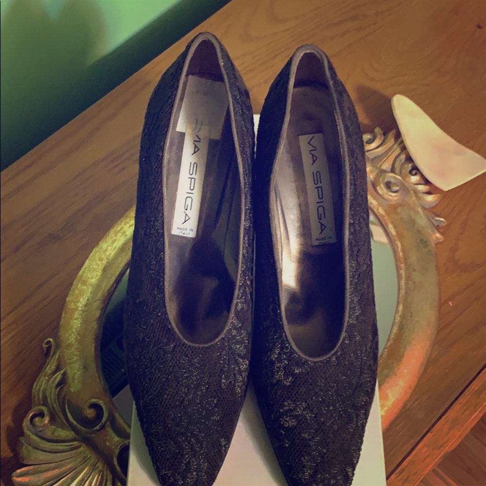 both colors side by side olive and black